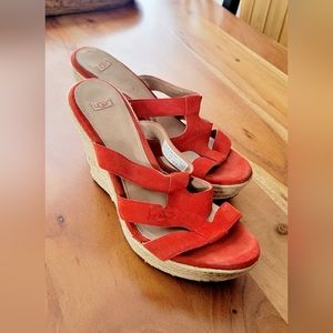 UGG Red Wedge Sandals Fit 10 Wide Well